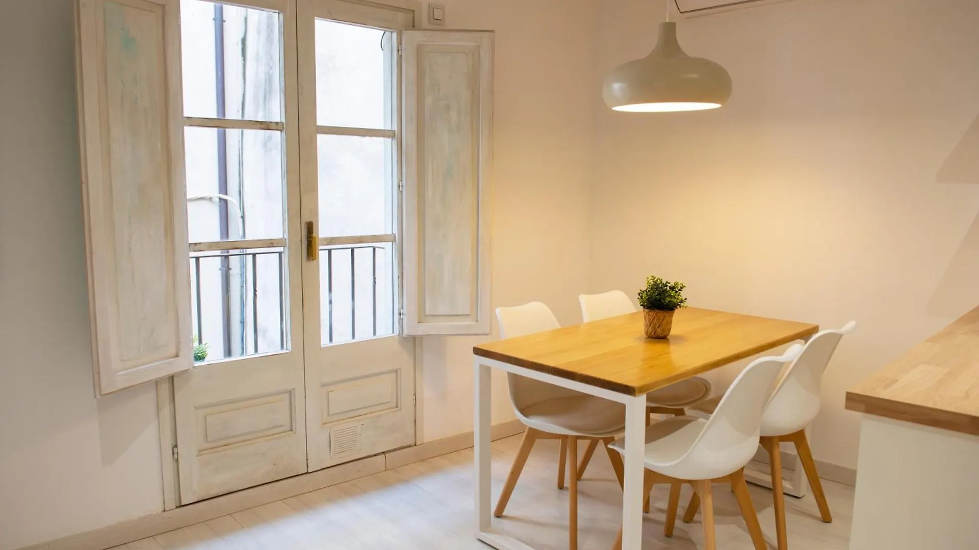 Elena Apartments Girona