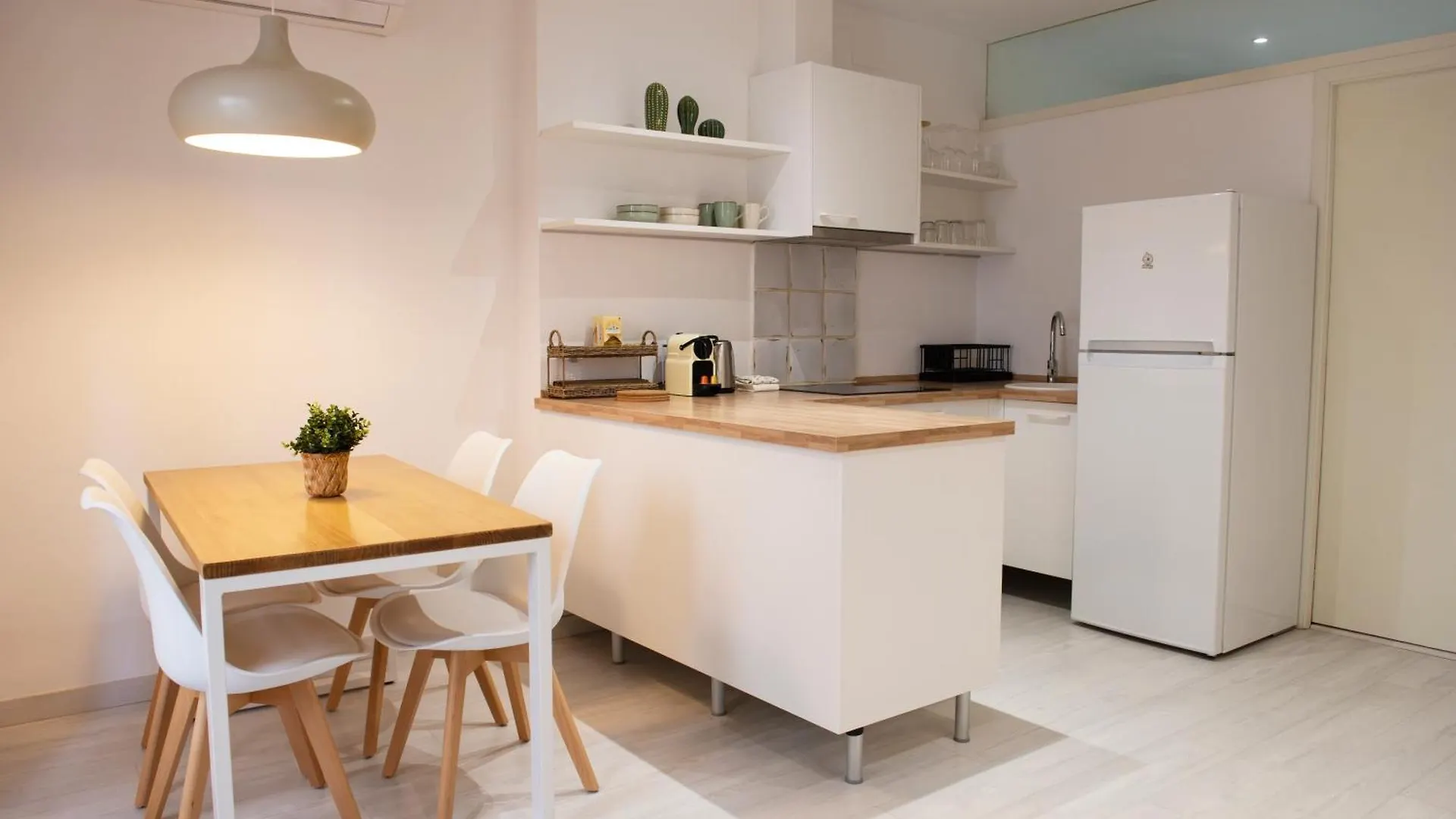 Elena Apartments Girona contacts